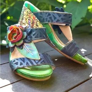 L'Artiste- sz 37- French inspired, hand-painted, embossed leather slide sandal